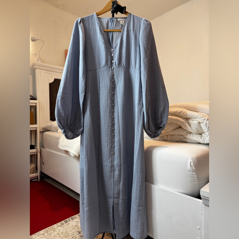 H&M Soft Blue Long Sleeve Buttoned Dress…
Never used